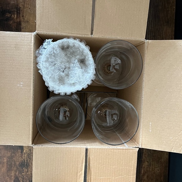 Fitz and Floyd Gold Medley Mouth Blown Glass Set of 4 Wine Goblets - Picture 3 of 9